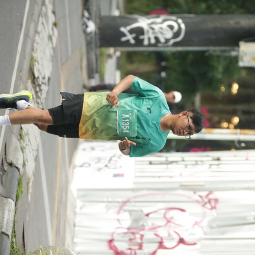 Race photo from BAUR RUN 2025
