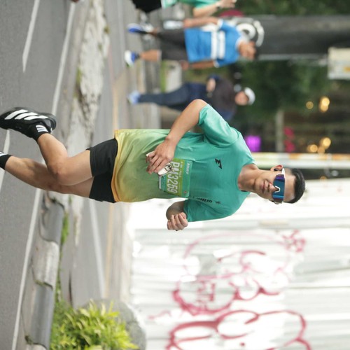 Race photo from BAUR RUN 2025