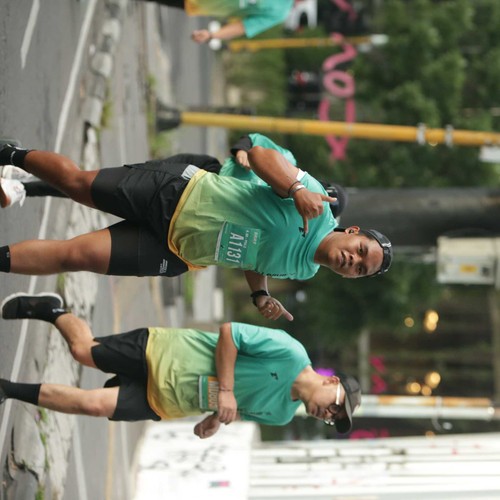 Race photo from BAUR RUN 2025