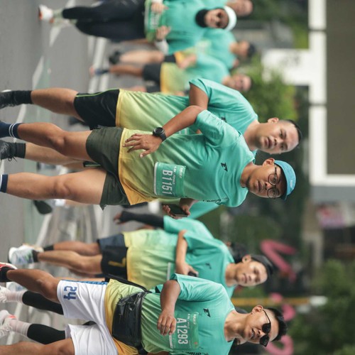 Race photo from BAUR RUN 2025