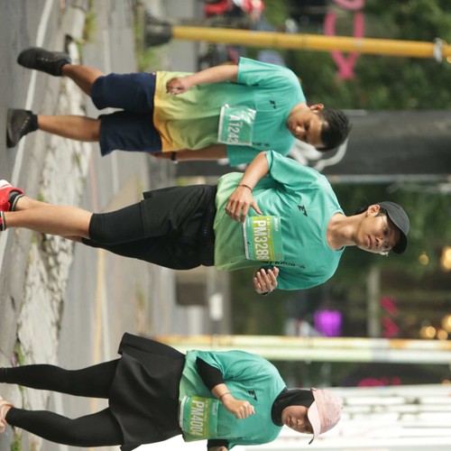 Race photo from BAUR RUN 2025