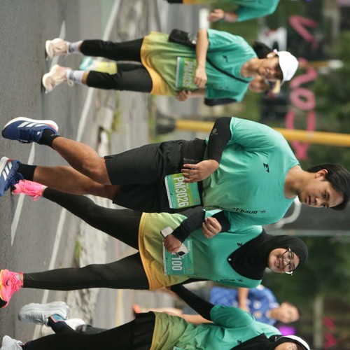 Race photo from BAUR RUN 2025