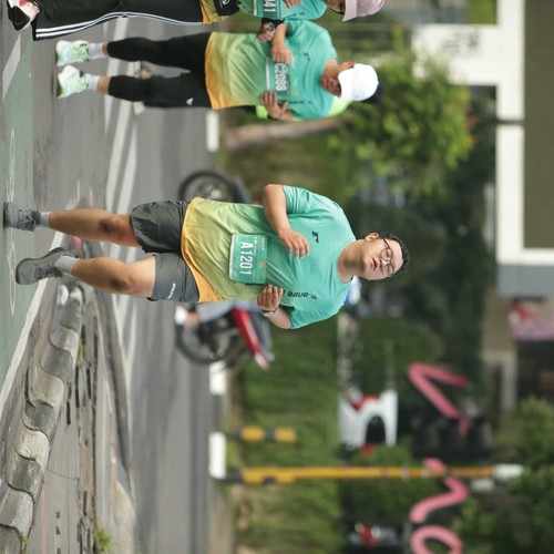 Race photo from BAUR RUN 2025