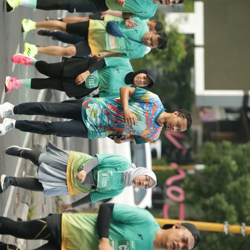 Race photo from BAUR RUN 2025