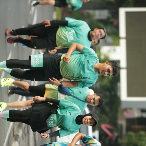 Race photo from BAUR RUN 2025