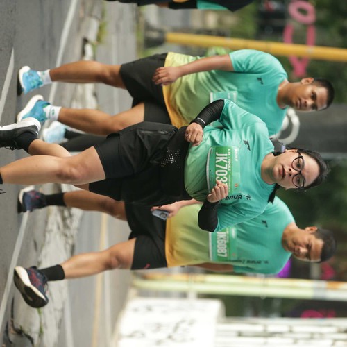 Race photo from BAUR RUN 2025