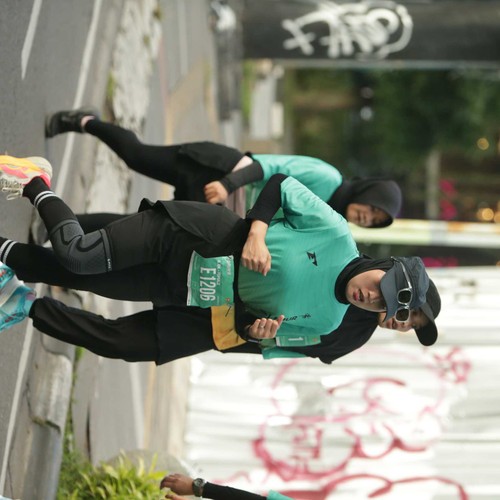 Race photo from BAUR RUN 2025