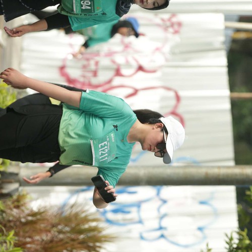 Race photo from BAUR RUN 2025
