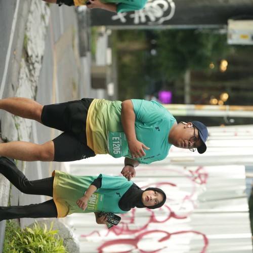 Race photo from BAUR RUN 2025