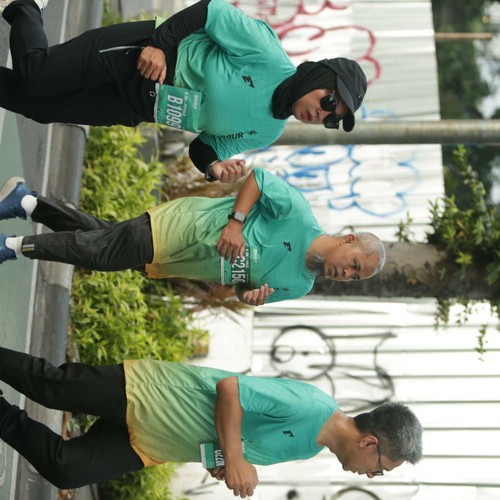Race photo from BAUR RUN 2025
