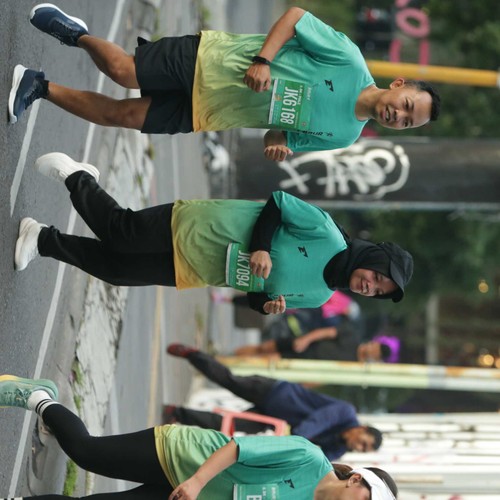 Race photo from BAUR RUN 2025
