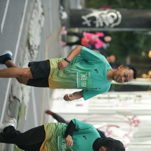 Race photo from BAUR RUN 2025