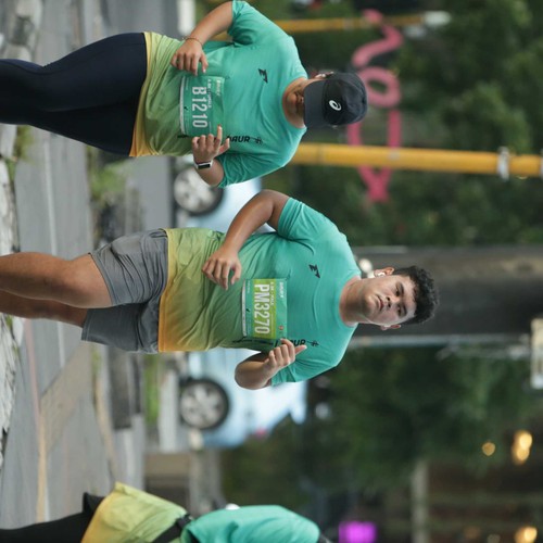 Race photo from BAUR RUN 2025