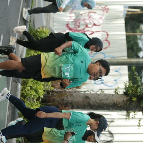 Race photo from BAUR RUN 2025