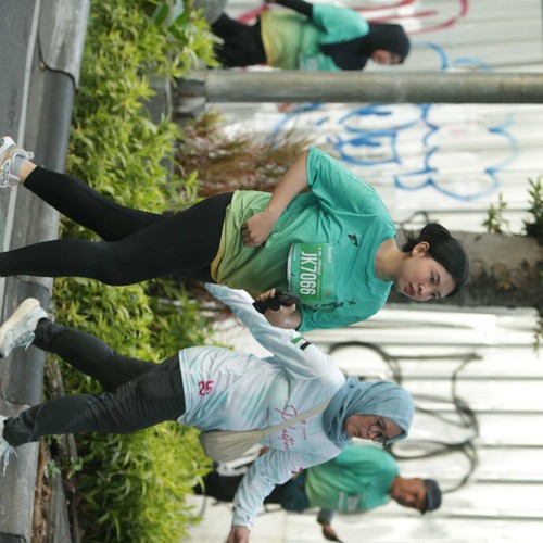 Race photo from BAUR RUN 2025