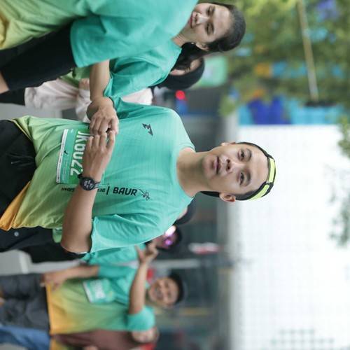 Race photo from BAUR RUN 2025