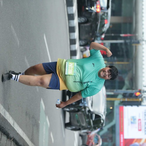 Race photo from BAUR RUN 2025