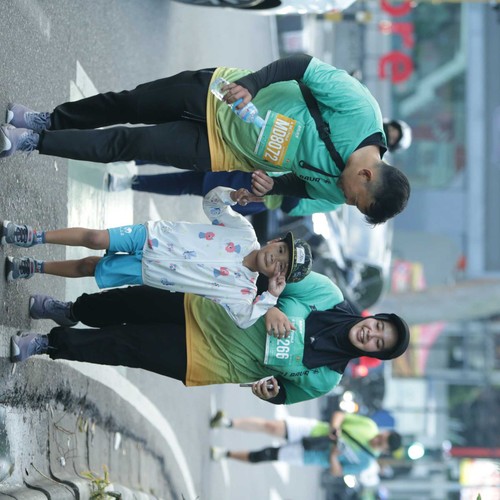 Race photo from BAUR RUN 2025