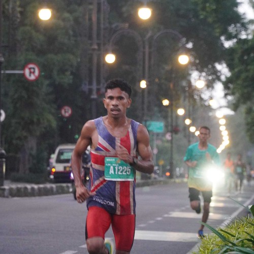 Race photo from BAUR RUN 2025