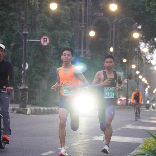 Race photo from BAUR RUN 2025