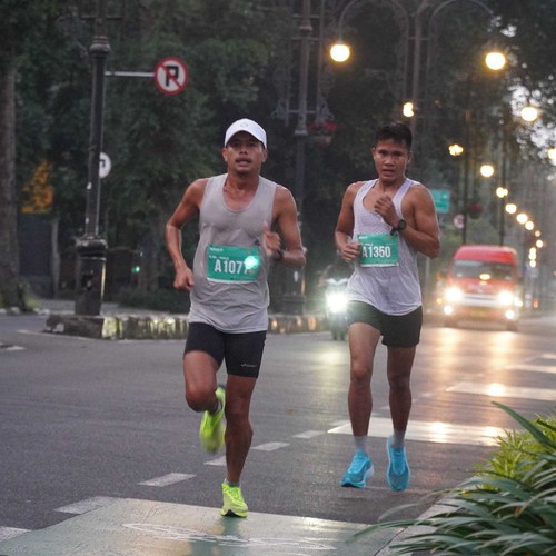 Race photo from BAUR RUN 2025