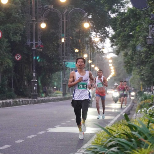 Race photo from BAUR RUN 2025