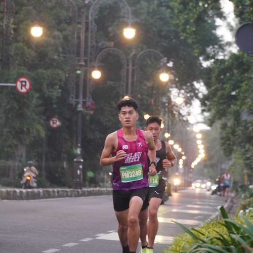 Race photo from BAUR RUN 2025