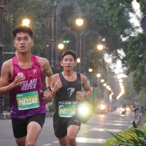 Race photo from BAUR RUN 2025
