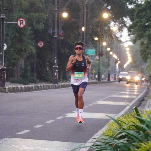 Race photo from BAUR RUN 2025