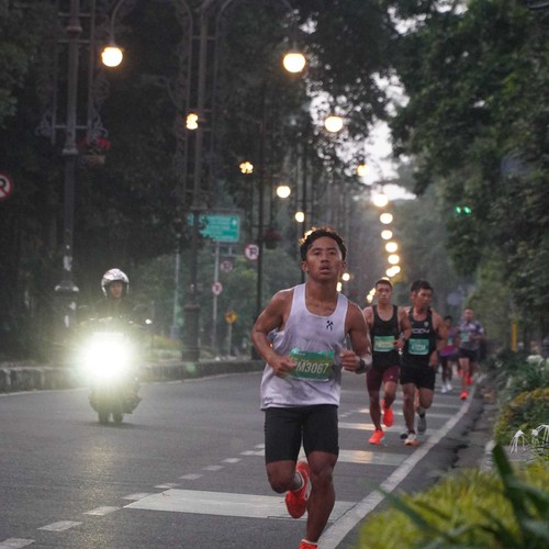 Race photo from BAUR RUN 2025
