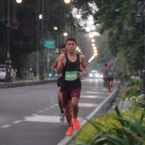 Race photo from BAUR RUN 2025