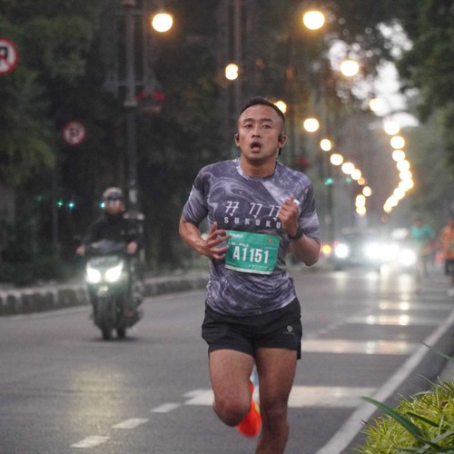 Race photo from BAUR RUN 2025
