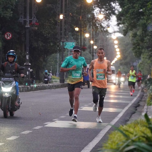 Race photo from BAUR RUN 2025