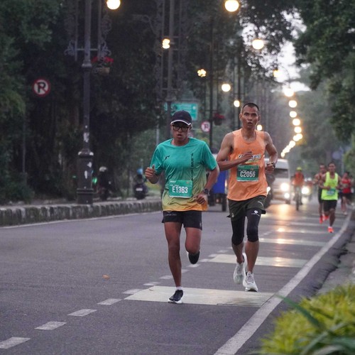 Race photo from BAUR RUN 2025