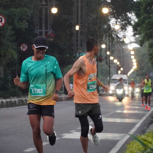 Race photo from BAUR RUN 2025