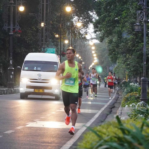 Race photo from BAUR RUN 2025