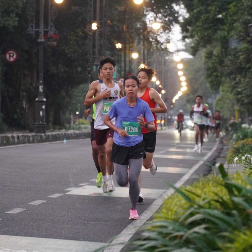Race photo from BAUR RUN 2025