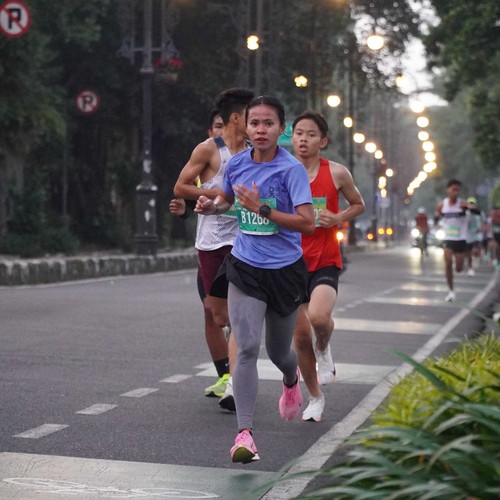 Race photo from BAUR RUN 2025