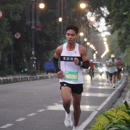 Race photo from BAUR RUN 2025
