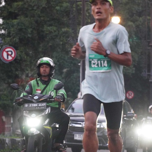 Race photo from BAUR RUN 2025