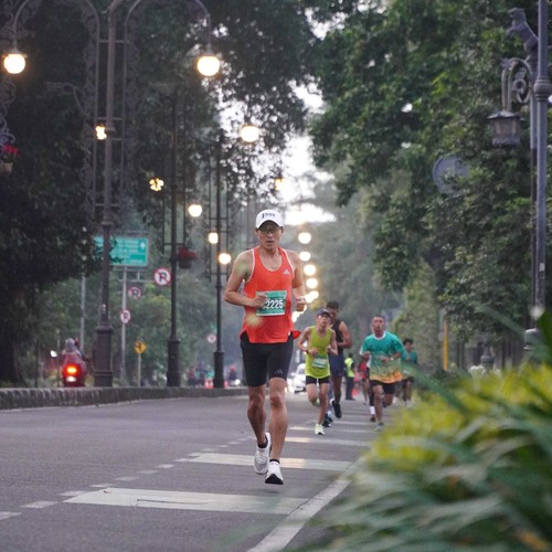 Race photo from BAUR RUN 2025
