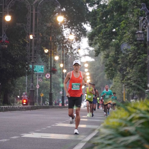 Race photo from BAUR RUN 2025