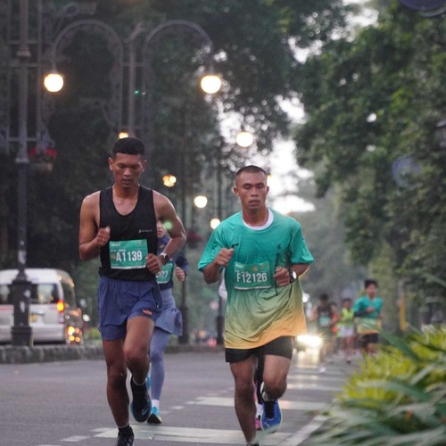 Race photo from BAUR RUN 2025