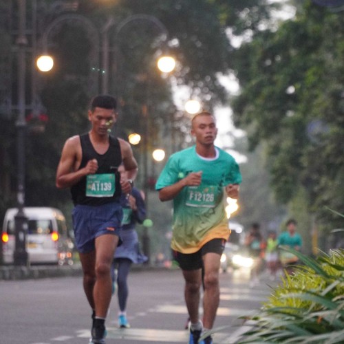 Race photo from BAUR RUN 2025