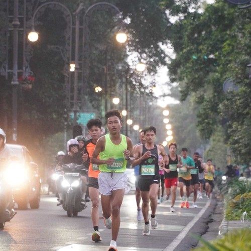Race photo from BAUR RUN 2025
