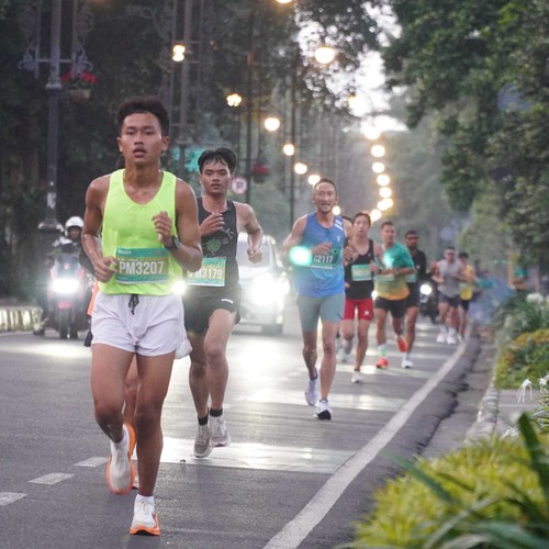 Race photo from BAUR RUN 2025