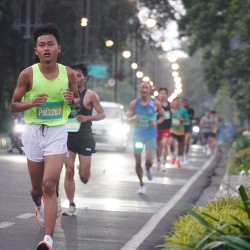 Race photo from BAUR RUN 2025
