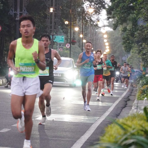 Race photo from BAUR RUN 2025