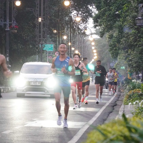 Race photo from BAUR RUN 2025