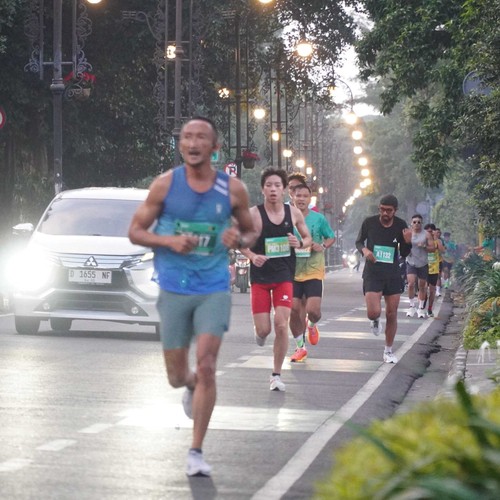 Race photo from BAUR RUN 2025